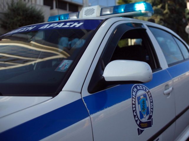 Γλυφάδα: Βρέθηκε κλεμμένο φορτηγό με χιλιάδες γυαλιά ηλίου από ριφιφί σε αντιπροσωπεία στην Ηλιούπολη