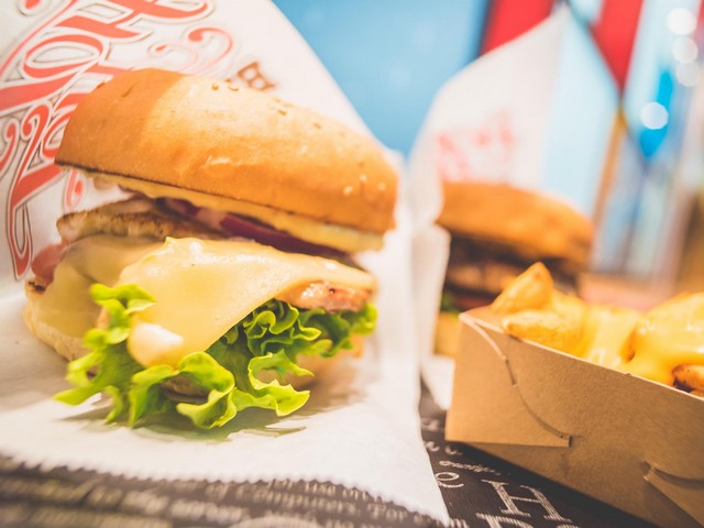 Το Hot Hot Burger ήρθε στη Γλυφάδα και #klaime από συγκίνηση