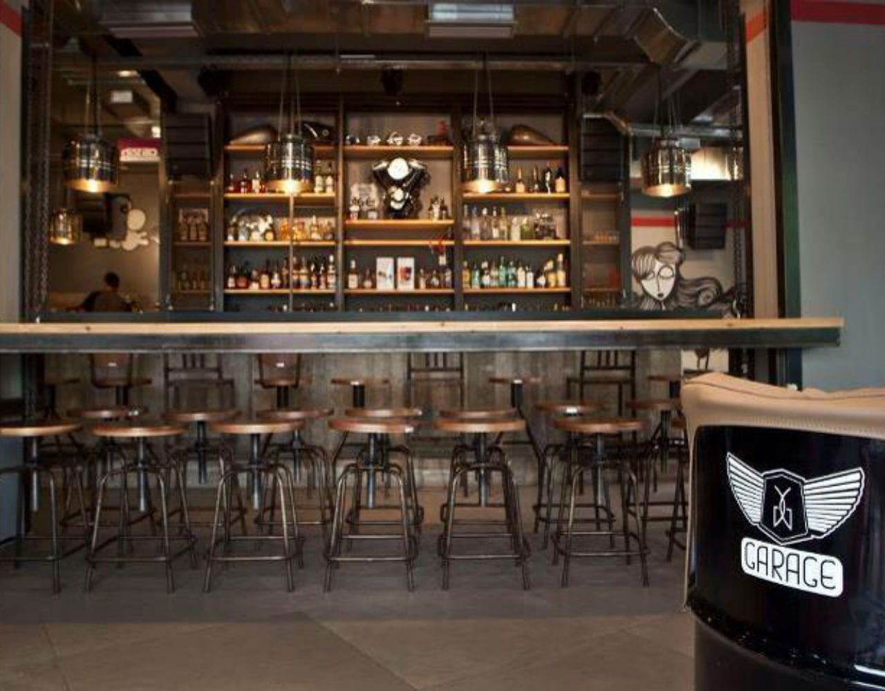 Garage, το cafe- bar που άλλαξε το χάρτη της διασκέδασης στην Ηλιούπολη