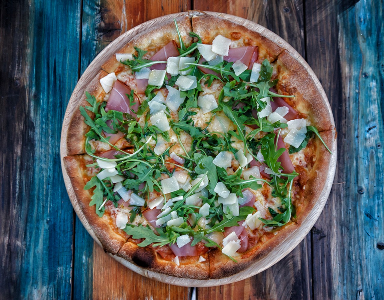 Η εμμονή: Η πίτσα Prosciutto στο Philip Bάρκιζας