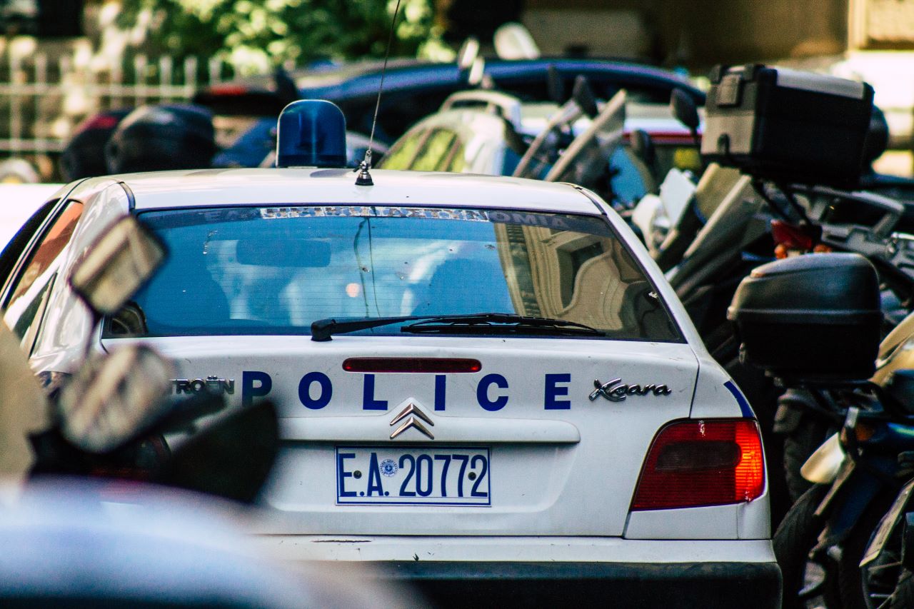 Η ανακοίνωση της αστυνομίας για τις δυο επιθέσεις ανηλίκων στη Γλυφάδα