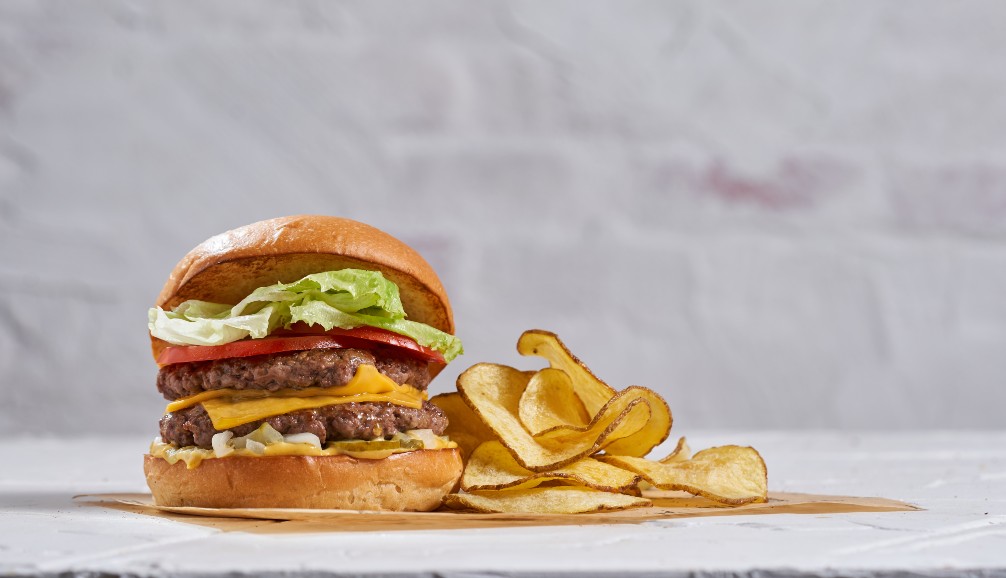 Το Smash burger του Burger Joint που πρέπει να δοκιμάσεις