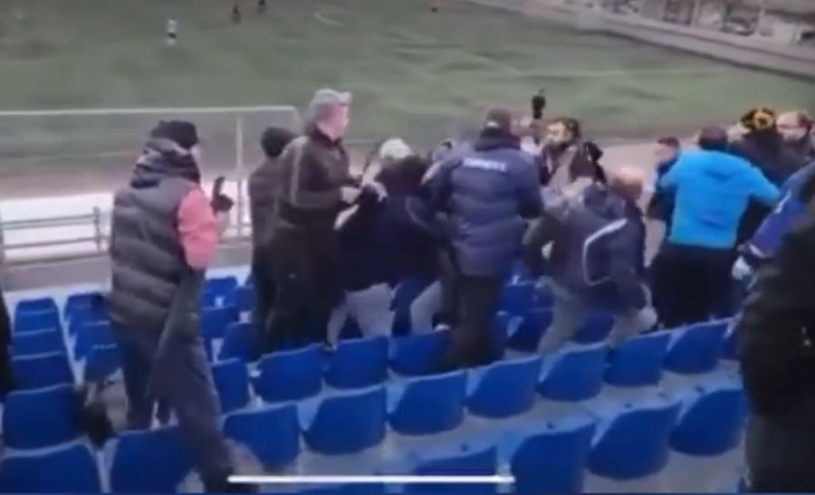 Γλυφάδα: Εικόνες ντροπής σε αγώνα ποδοσφαίρου – Επεισόδια με κατσαβίδια στην Τερψιθέα