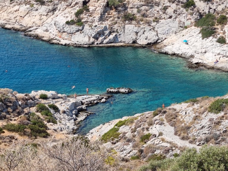 Παραλίες γυμνιστών στην Αθήνα: Οι καλύτερες των νοτίων