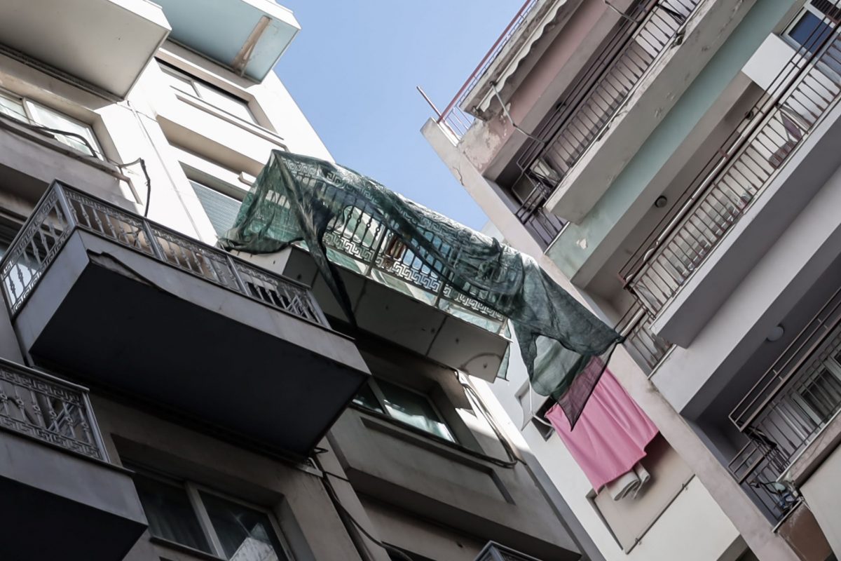 Συγγρού: Απομακρύνθηκε το αιωρούμενο μπαλκόνι του ξενοδοχείου